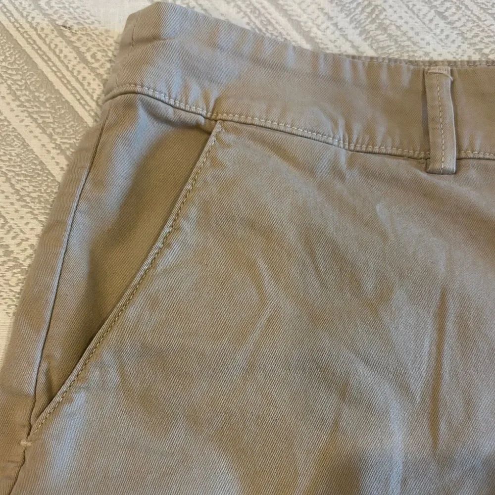 Joie Women's Tan Shorts - Size 4 - Picture 2 of 6